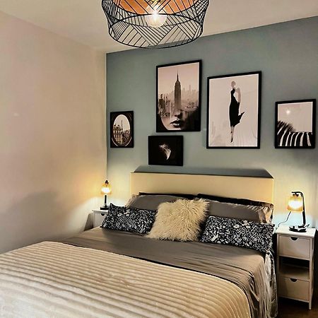 Al Mare 22 Hotel Bari Bagian luar foto