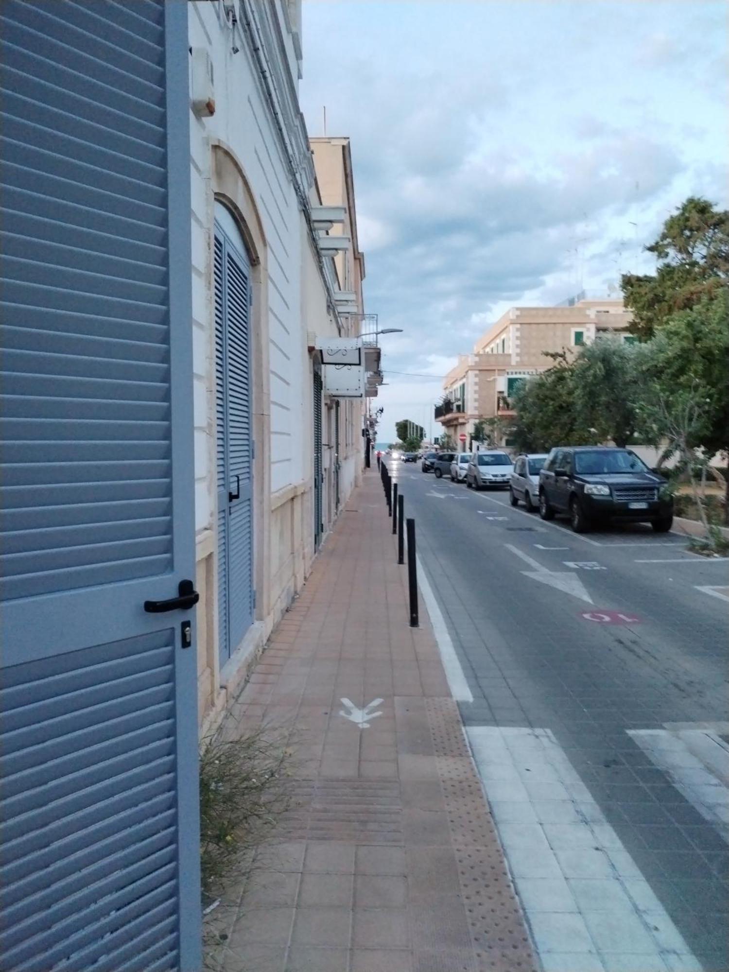 Al Mare 22 Hotel Bari Bagian luar foto
