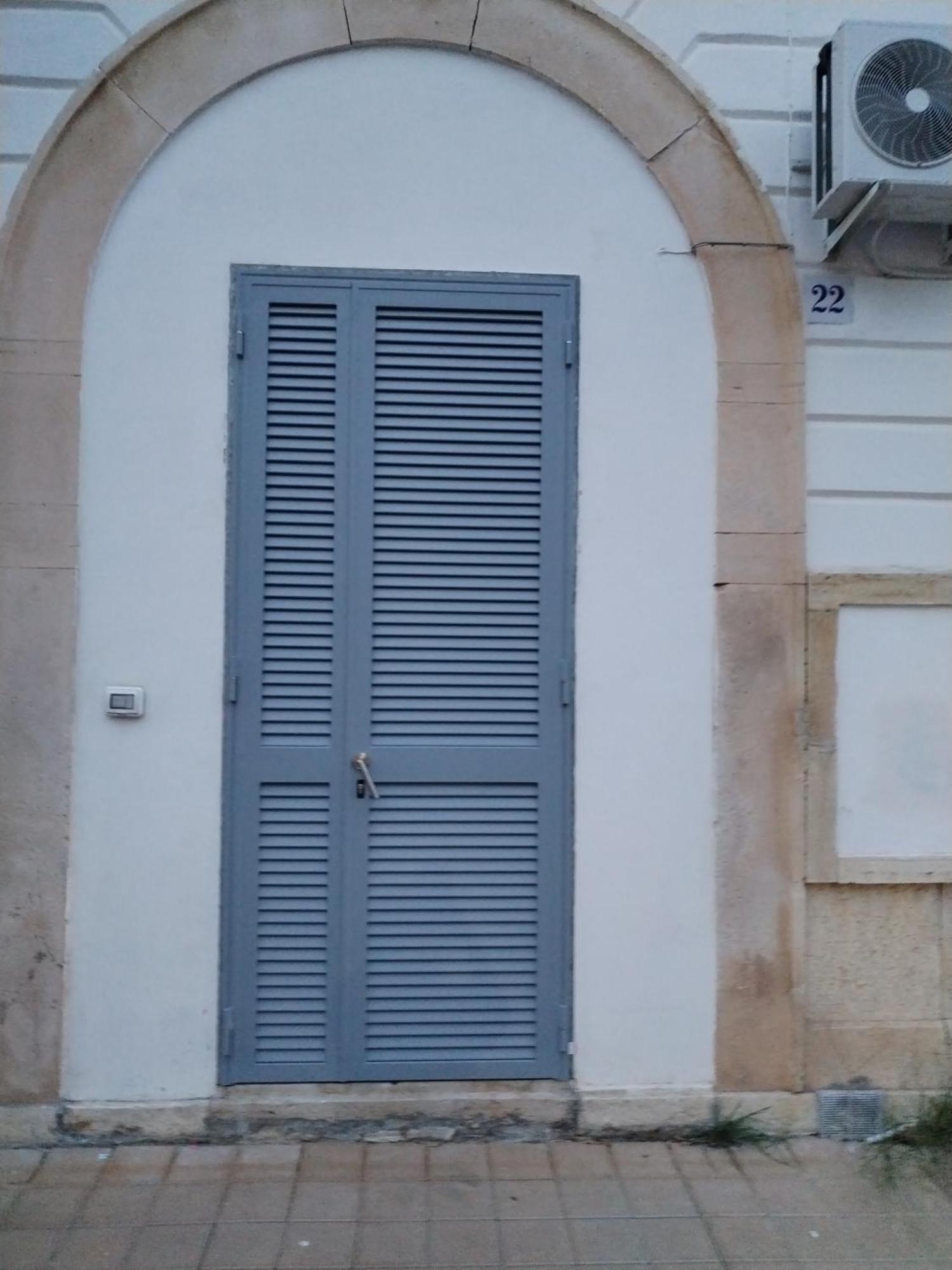 Al Mare 22 Hotel Bari Bagian luar foto